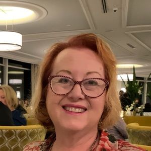 Meet your Posher, Julie